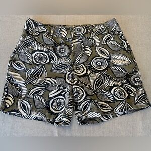 Floral Patterned Women's Shorts Ann Taylor Loft size 6.